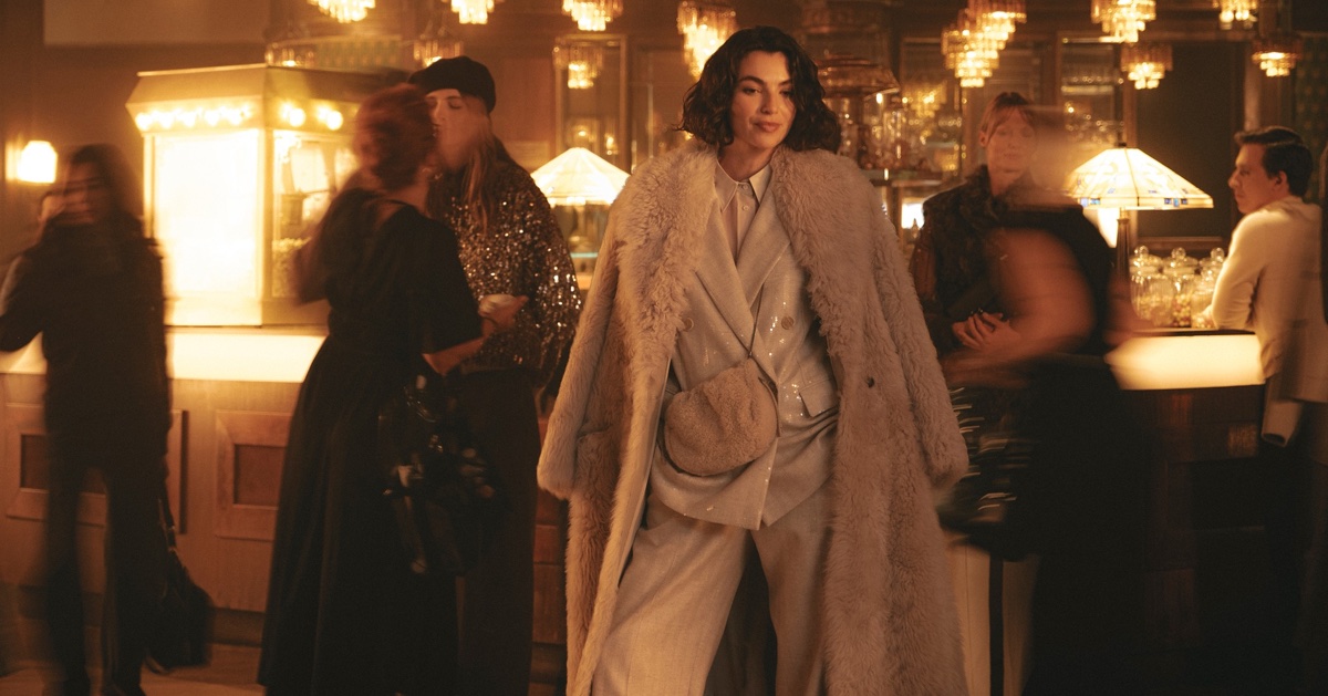 e.l.f. Sleigh the Holidays 24-Day Advent Calendar 2025, Skincare Essentials & Festive Makeup In Limited-Edition Shades, Vegan & Cruelty-Free