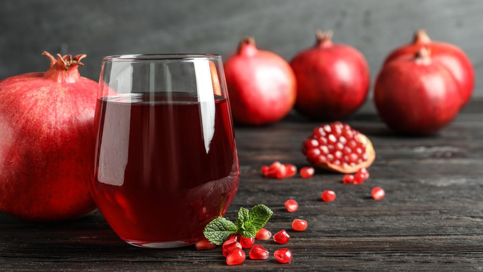 Nutritionist reveals 10 collagen-boosting drinks that help slow skin ageing naturally