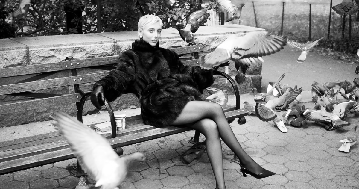 Emma Chamberlain Hits NYC for Stuart Weitzman Spring 2026 Ad